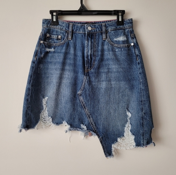 GUESS Denim Skirt Distressed Asymmetric Raw Hem Size 27 - Picture 15 of 15